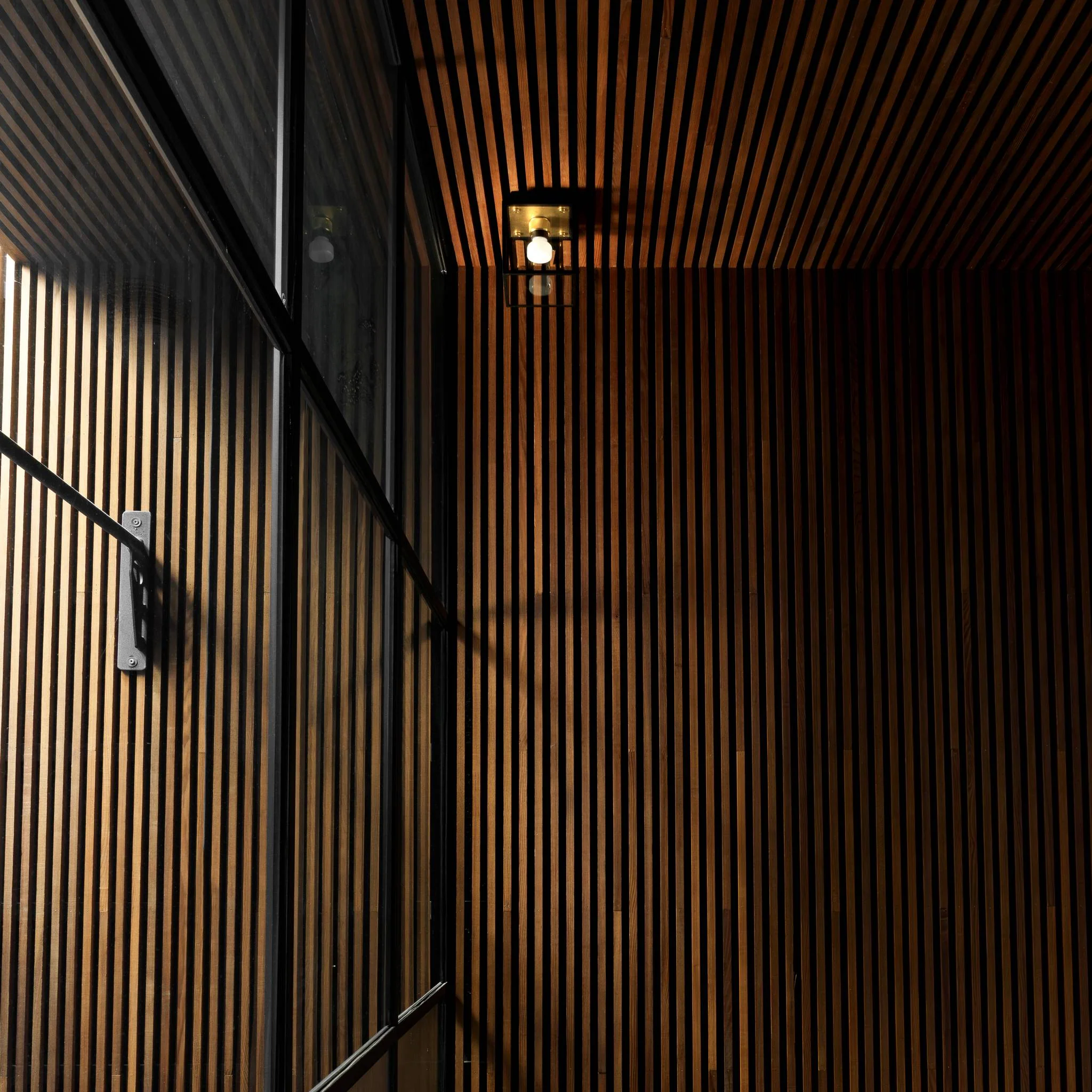 CAGED WET / CEILING / CROSS / SMALL - Image 3
