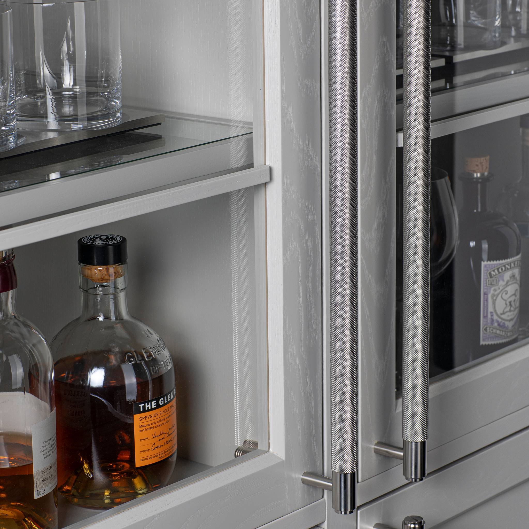 CLOSET BAR / CROSS - Image 32