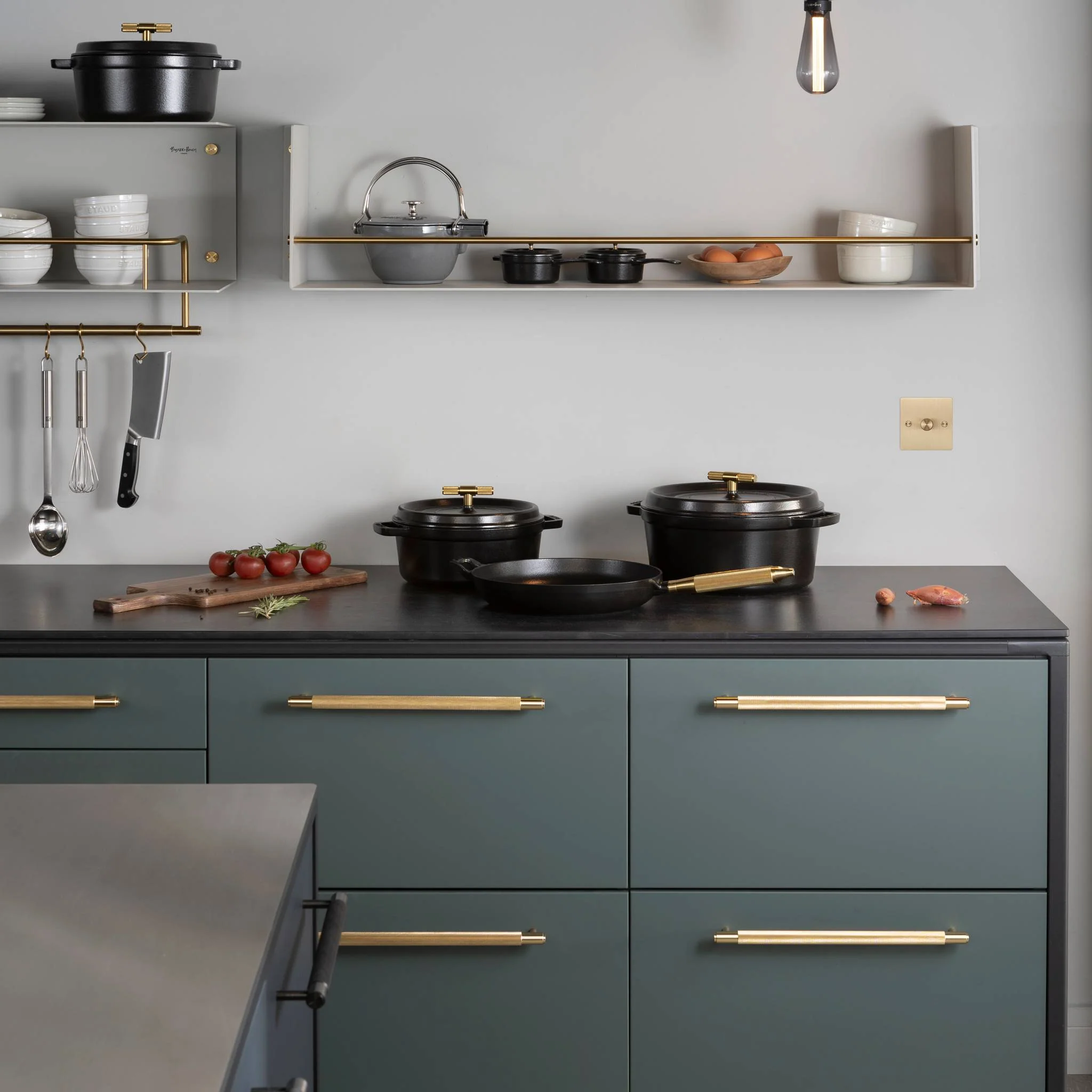 COCOTTE / 11.02 INCHES / CROSS / STAUB / BLACK - Image 3