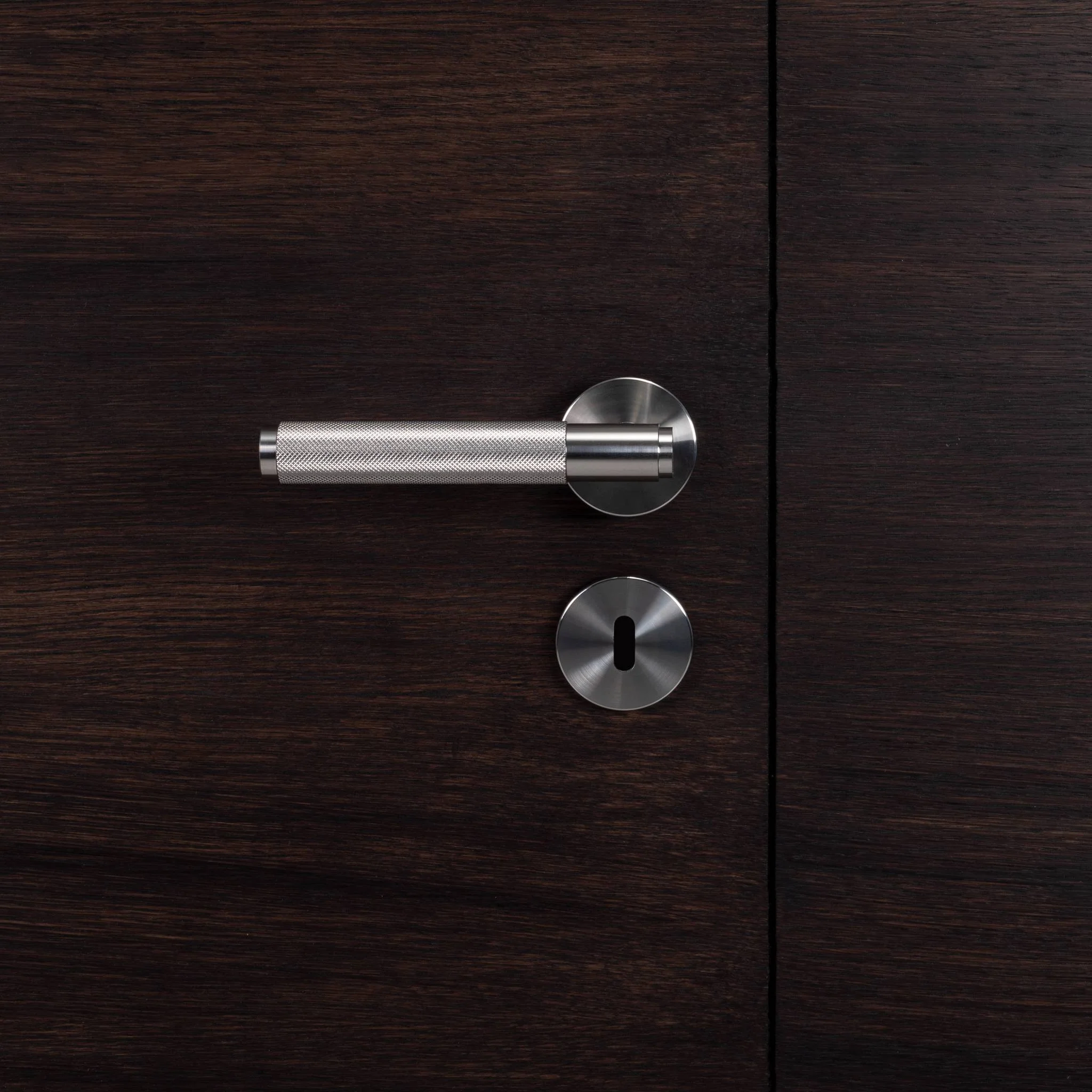 UK DOOR HANDLE / CROSS / SPRUNG - Image 22