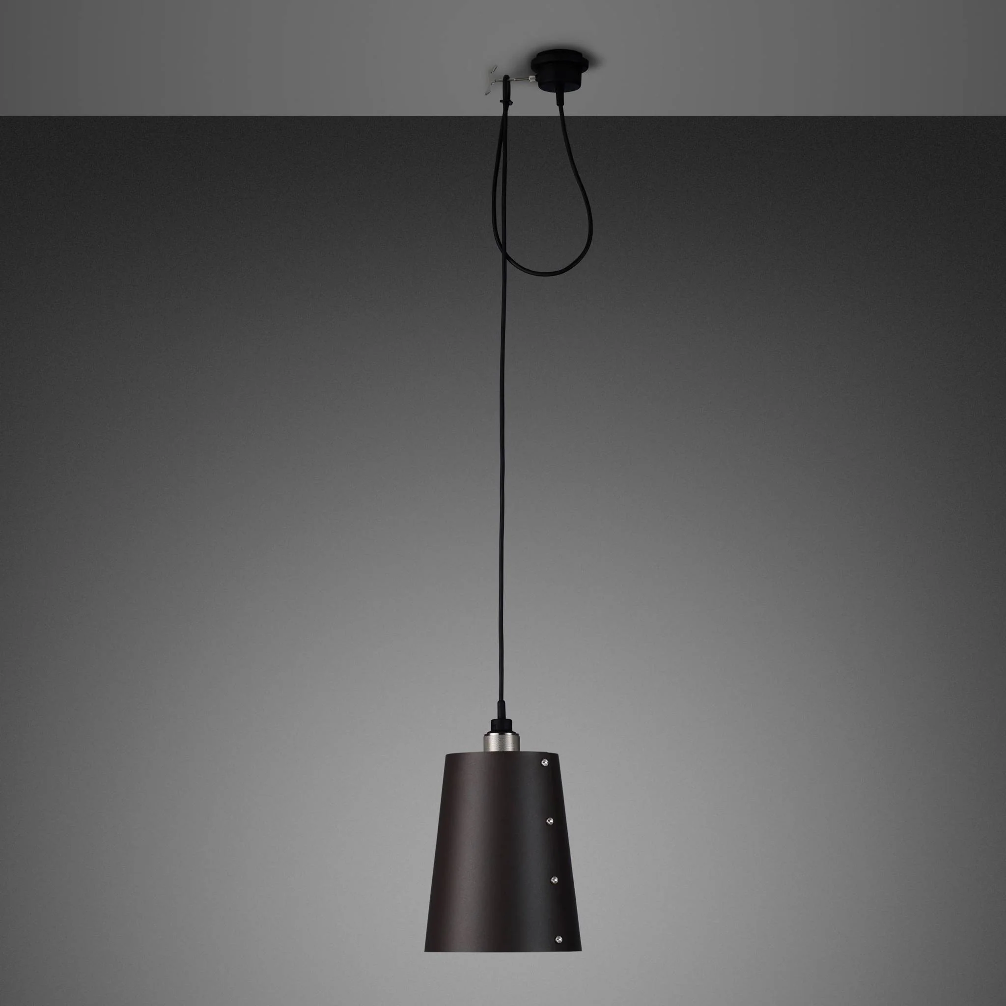 HOOKED 1.0 / LARGE / CROSS / GRAPHITE - Image 12