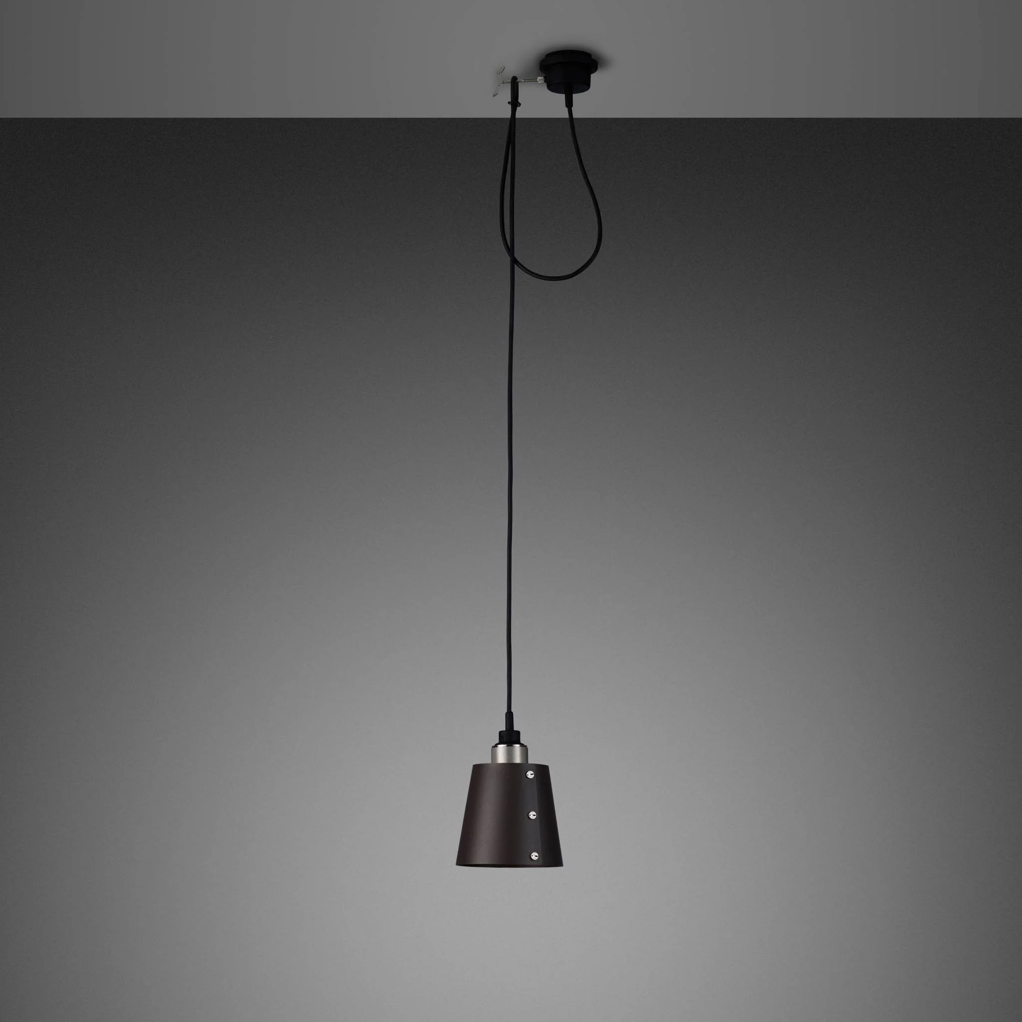 HOOKED 1.0 / SMALL / CROSS / GRAPHITE - Image 10