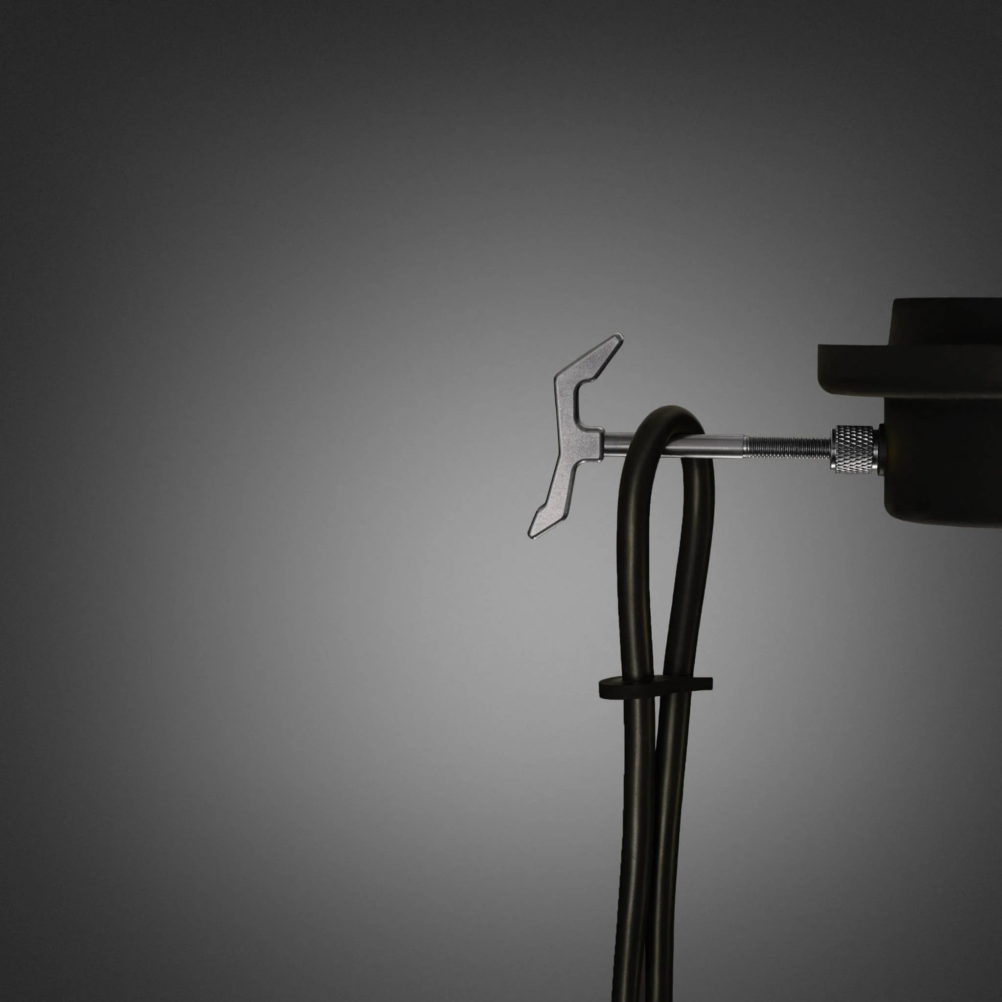 HOOKED 1.0 / SMALL / CROSS / GRAPHITE - Image 12