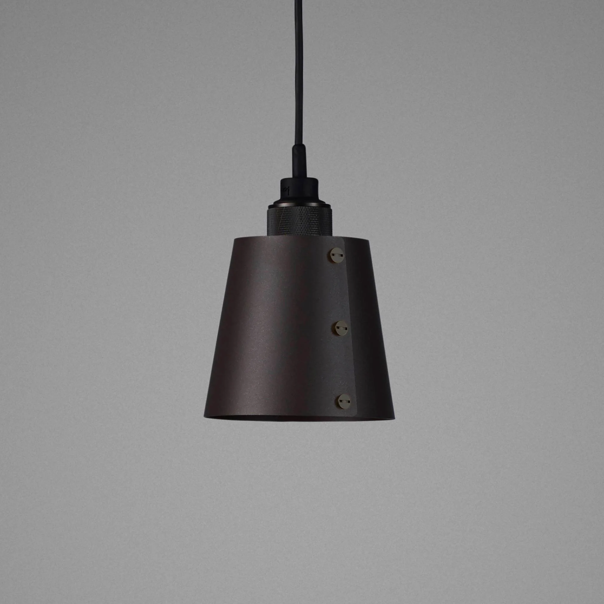 HOOKED 1.0 / SMALL / CROSS / GRAPHITE - Image 8