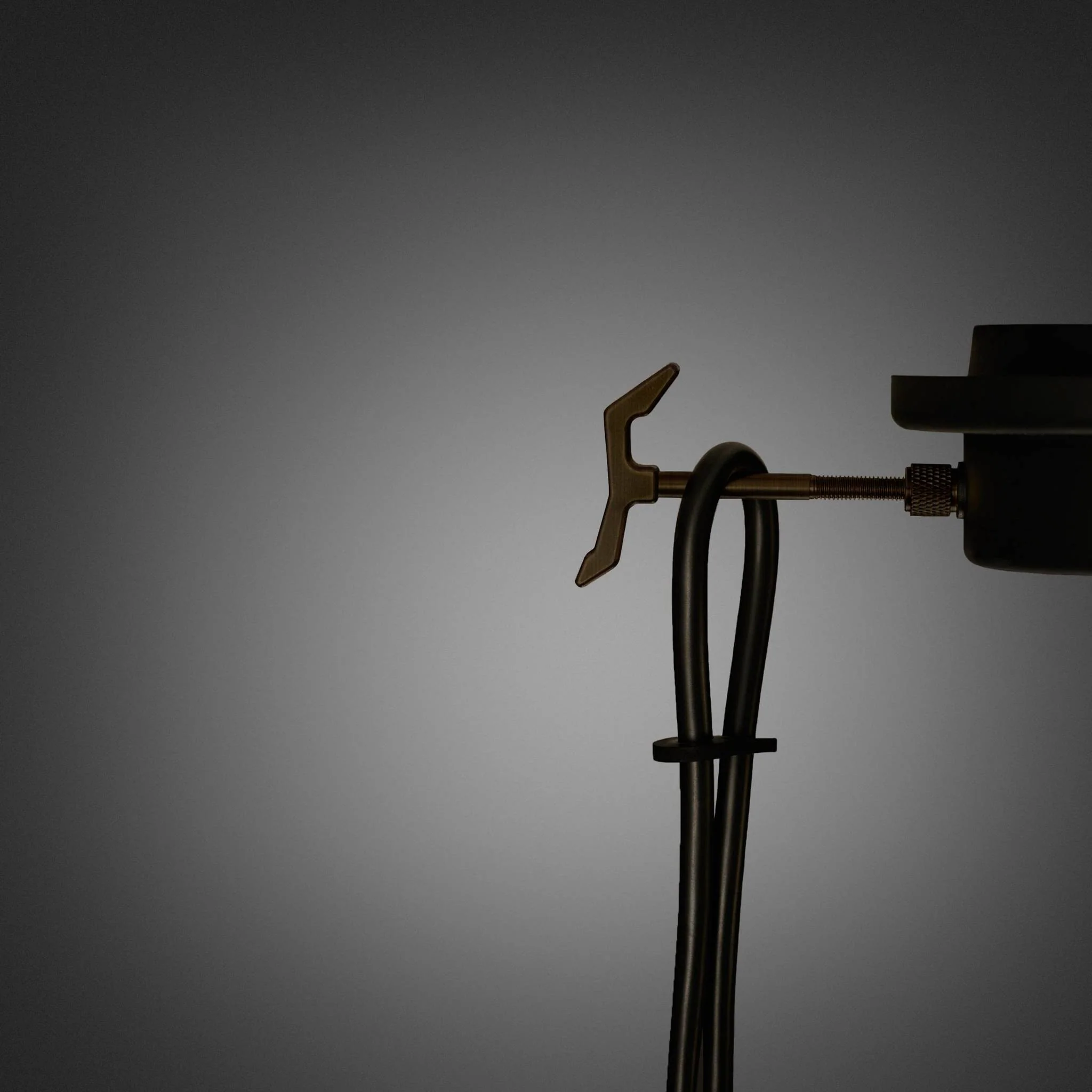 HOOKED 1.0 / SMALL / CROSS / GRAPHITE - Image 9