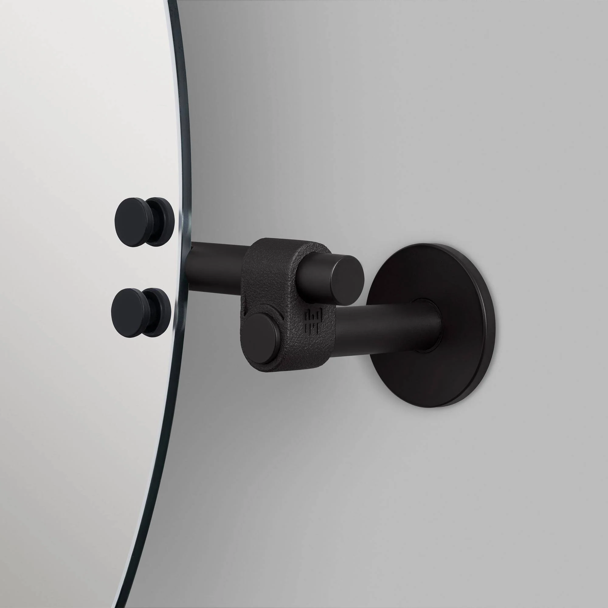 MIRROR / CAST - Image 12