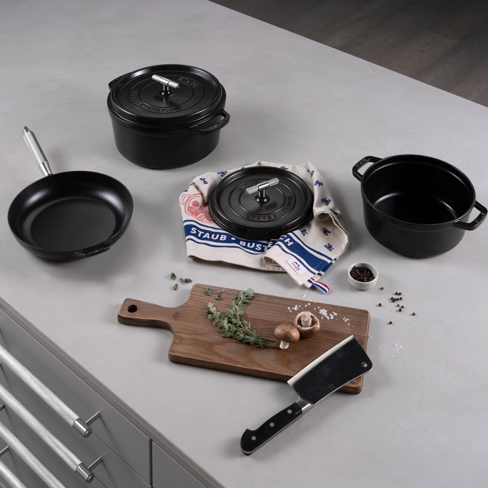 PAN / 11.02 INCHES / CROSS / STAUB - Image 15