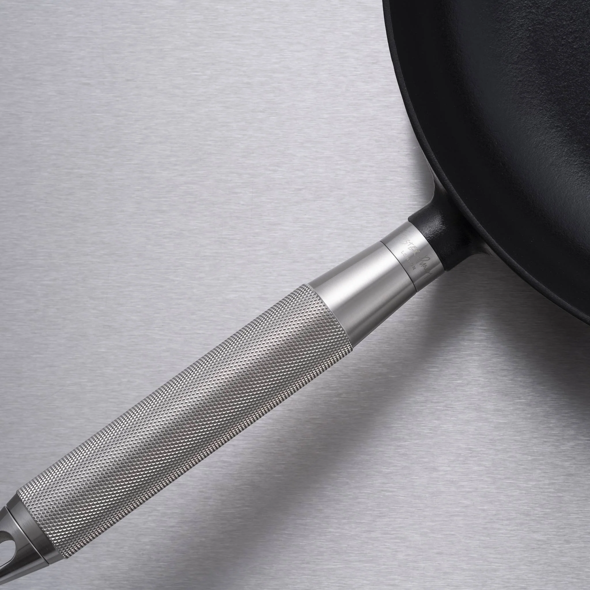 PAN / 11.02 INCHES / CROSS / STAUB - Image 16