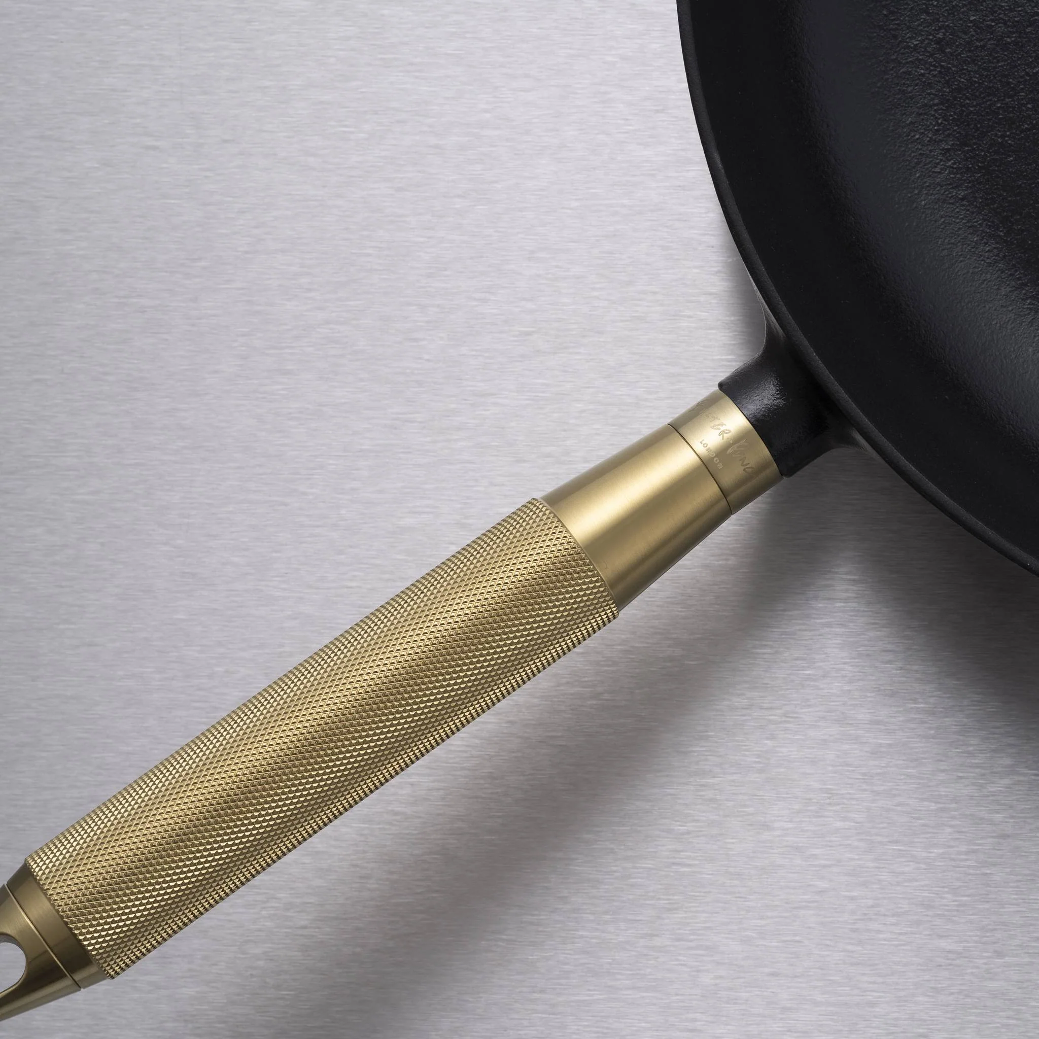 PAN / 11.02 INCHES / CROSS / STAUB - Image 8