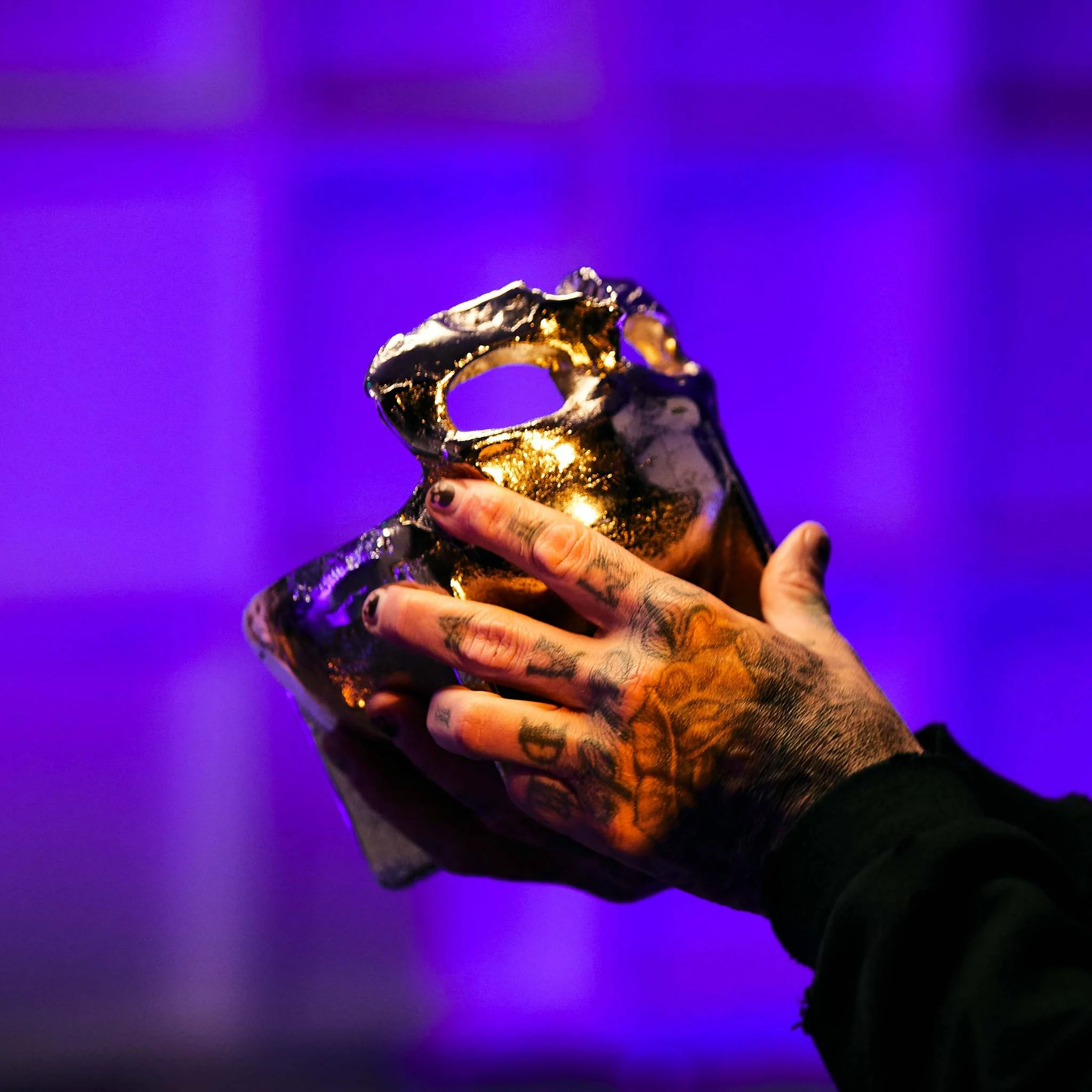 SKULL BOWL / TRAVIS BARKER - Image 5