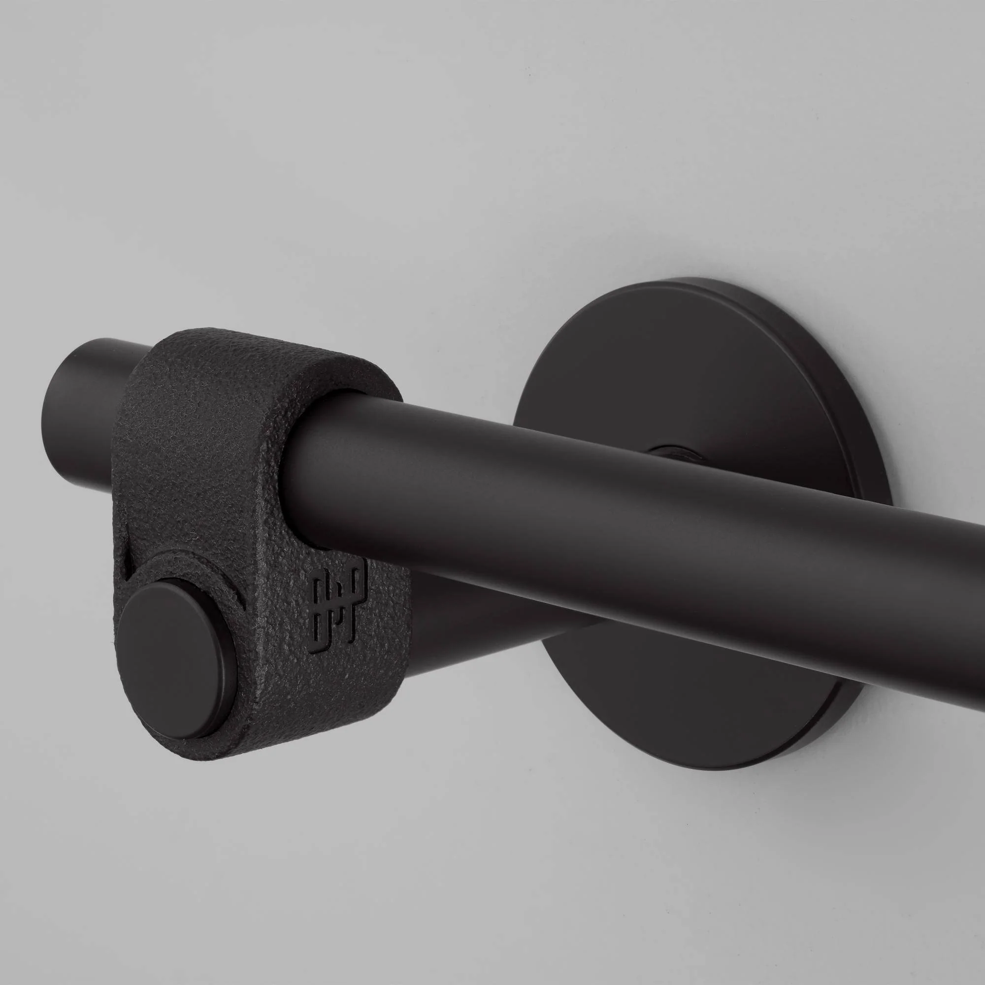 TOILET ROLL HOLDER / CAST - Image 8